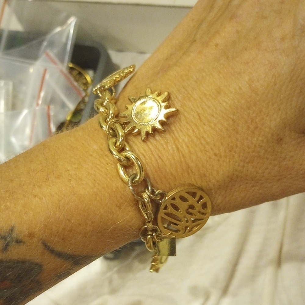Lily Pulitzer Gold Tone Bracelet, EUC